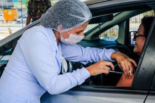 Covid-19: Idosos com 65 anos já podem receber a 1ª dose da vacina neste domingo em Maceió