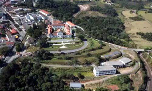 Instituto federal afasta professor que teria induzido alunos ao suicídio