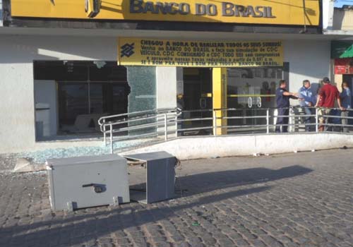 Bando armado explode e assalta Banco do Brasil de Igaci