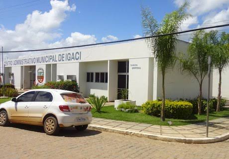 Justiça pede que servidores contratados irregularmente em Igaci sejam afastados