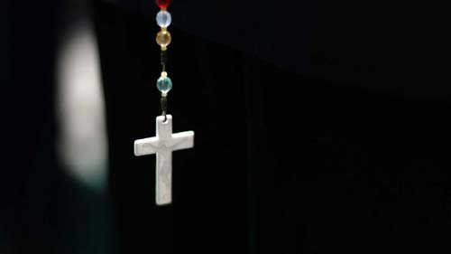 Igreja chilena é condenada a indenizar vítimas de padre pedófilo