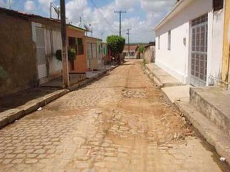 Professora é ferida com vários golpes de faca peixeira em Igreja Nova 