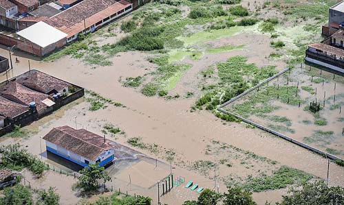 Inmet emite alerta de chuvas acumuladas em 78 cidades de Alagoas