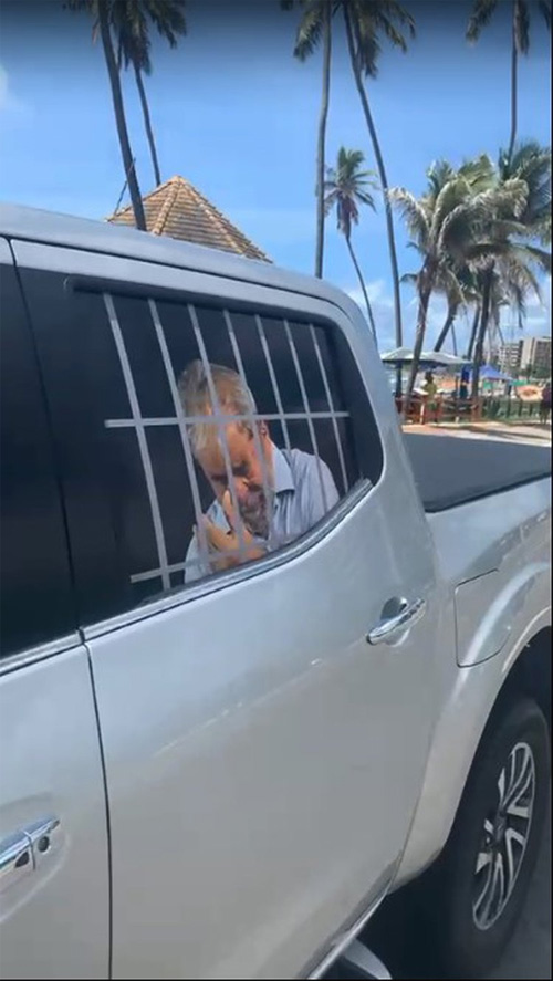 PM diz que foi parado pela SMTT na Jatiúca por ter imagem de Lula preso no carro