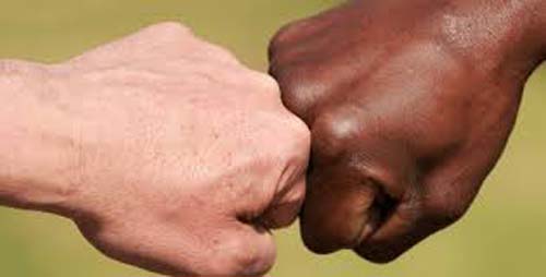 Aumento de pena para crimes de injúria racial e racismo é aprovado