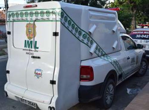 Mulher é encontrada nua e sem vida em cima da cama