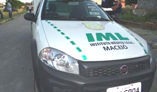 Homem suspeito de abusar a própria filha é morto a pauladas por populares em Maceió