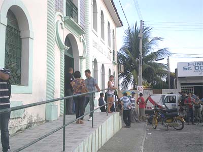Corpos se acumulam no IML e médicos legistas podem ser presos