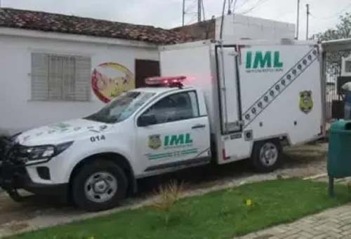 Homem é encontrado morto com sinais de violência