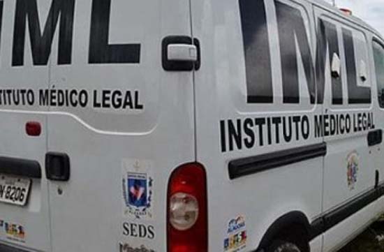 Jovem é morto a tiros e golpes de arma branca em Maceió