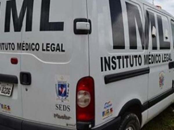 Jovem é morto com 10 tiros enquanto bebia na porta de casa