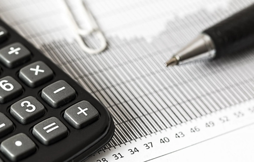 Economia quer eliminar desconto de 20% da declaração simplificada do IR para pagar Renda Cidadã