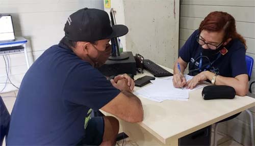 4 em cada 10 brasileiros estão inadimplentes, aponta CNDL/SPC Brasil