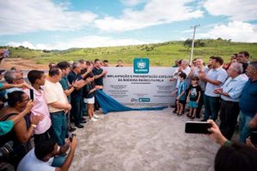 Paulo Dantas realiza entrega de rodovia e uma Creche CRIA em Murici