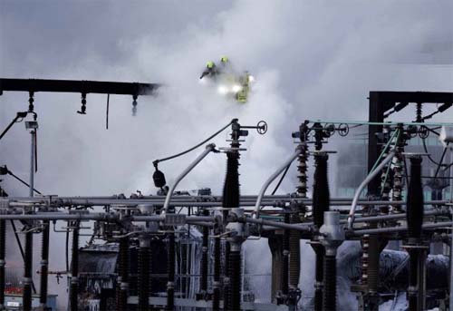 Incêndio em subestação elétrica provoca fechamento do aeroporto de Londres