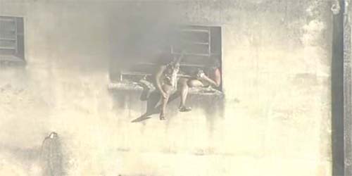 No Rio, incêndio atinge fábrica que produz fantasias de carnaval