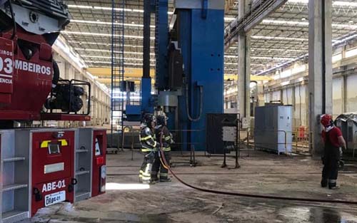 Incêndio atinge galpão de fábrica de equipamentos industriais em Marechal Deodoro