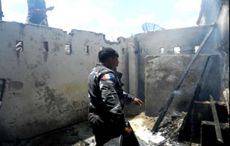 Incêndio assusta moradores de vila em Joaquim Gomes 