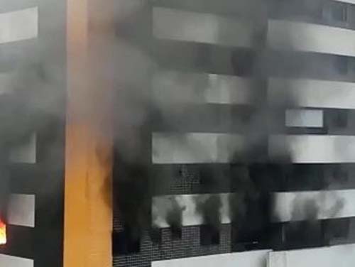 Após incêndio que deixou uma pessoa morta, Defesa Civil isola prédio na Jatiúca