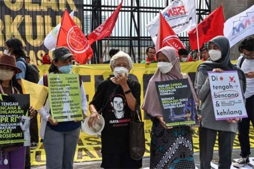 Indonésia aprova lei que pune sexo fora do casamento com até 1 ano de prisão