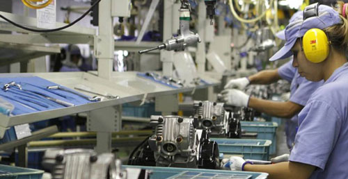 PIB cai 0,2% no primeiro trimestre e país flerta com recessão técnica