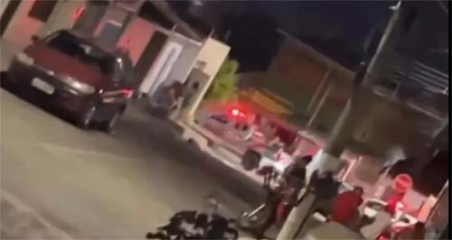 Homem surpreende esposa com suposto parceiro na residência e chama a polícia