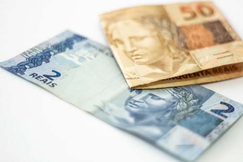 Inflação chega a 4,7% em outubro e ultrapassa teto da meta