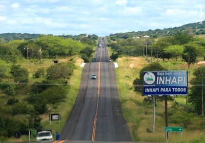 Agricultor se choca com carreta e morre na BR-423, em Inhapi