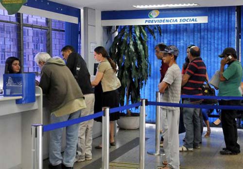 Pagamento da segunda parcela do 13º pelo INSS começa no dia 26