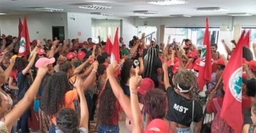 Integrantes do MST invadem órgão estadual de regularização fundiária no Pará