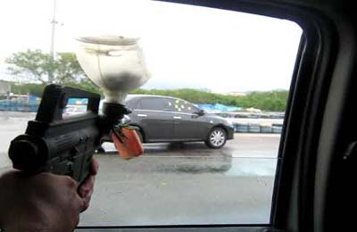 França: instrutor de tiro mata 2 por som de festa de vizinho