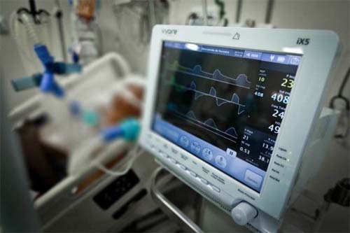 PE: 60% dos internados com covid estão com doses da vacina em atraso