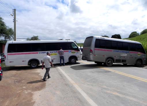 Tv Tribuna União - Transportadores bloqueiam BR em União e vários pontos de rodovias em AL