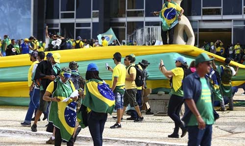 Moraes manda soltar últimos oficiais da Polícia Militar do DF presos pelo 8/1