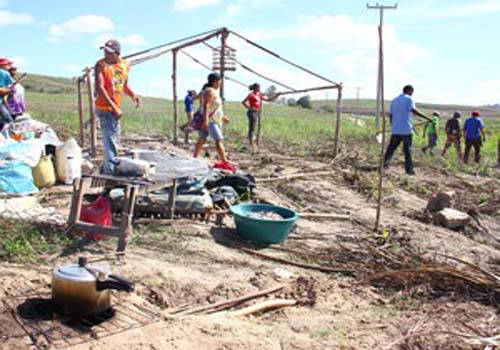 Sem Terra ocupam fazenda em Boca da Mata