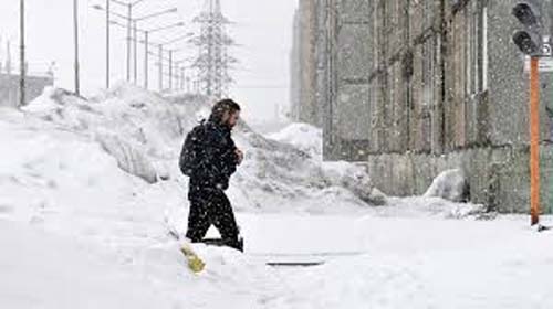 Inverno histórico na Rússia: cidades soterradas e tragédias sob a neve pesada