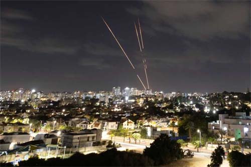 Irã diz que ataques a Israel terminaram e alerta EUA para não intervir