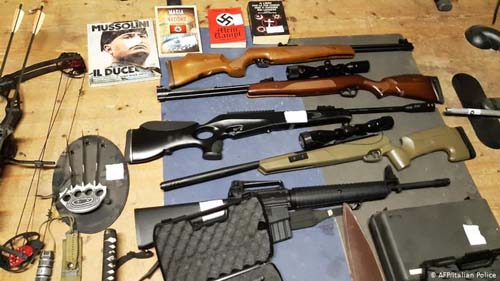 Polícia italiana desmantela rede neonazista