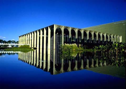 Aprovados mais 1.293 cargos para o Itamaraty