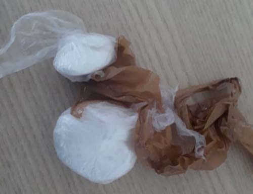 Jovem é presa após tentar entrar em penitenciária com drogas