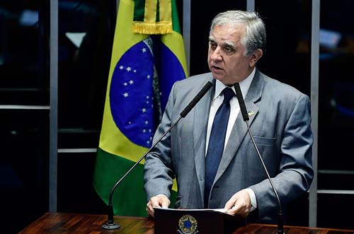 Lei de combate a fraudes do INSS deve gerar economia de R$ 10 bi ao ano, diz Izalci