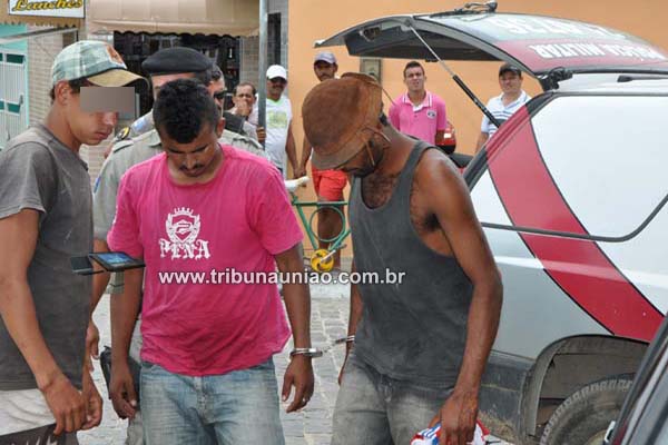 PM prende trio acusado de roubar cavalos em União 
