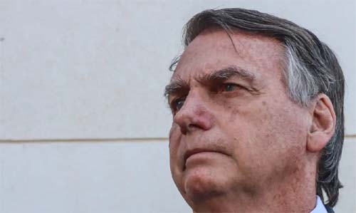 Ordem do STF determina que Bolsonaro entregue passaporte à Justiça 