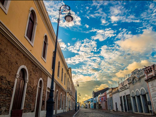 Bienal, shows, desfile, astronomia e ciência devem movimentar o final de semana