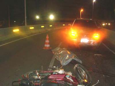 Acidente entre carro e moto deixa um morto na Mangabeiras