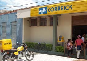 Bandidos assaltam agência dos Correios e levam R$ 2 mil
