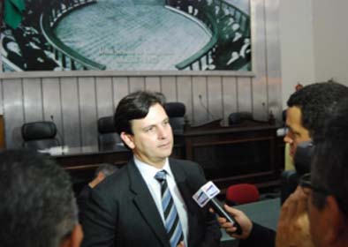 Juiz julga improcedente pedido de cassação de mandato do prefeito de Jequiá 