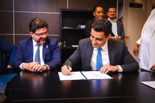 Prefeito JHC assina programa de regularização de moradias para famílias de baixa renda