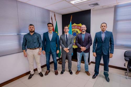 Prefeito JHC assina acordo com a Polícia Federal para porte de armas da Guarda Municipal