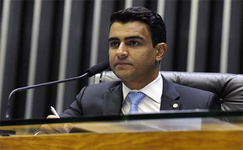 O que acontece com Lessa se JHC pedir licença? Veja as opções